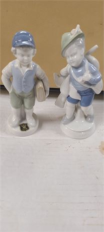 Lot of two West German porcelain figures.