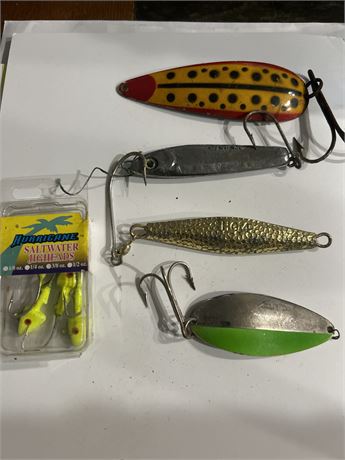 Fishing lures   (L)