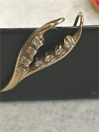 14 karat gold diamond earrings 1.81 g (L)