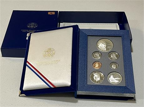 1993 U.S. Mint Prestige Set with Madison Silver Dollar & Half